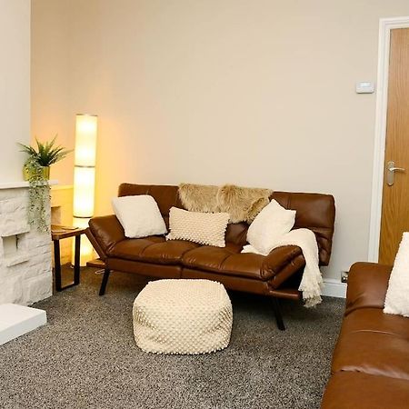 Delightful 2 Bed Town Centre House, Sleeps 4 Leilighet Barnsley Eksteriør bilde